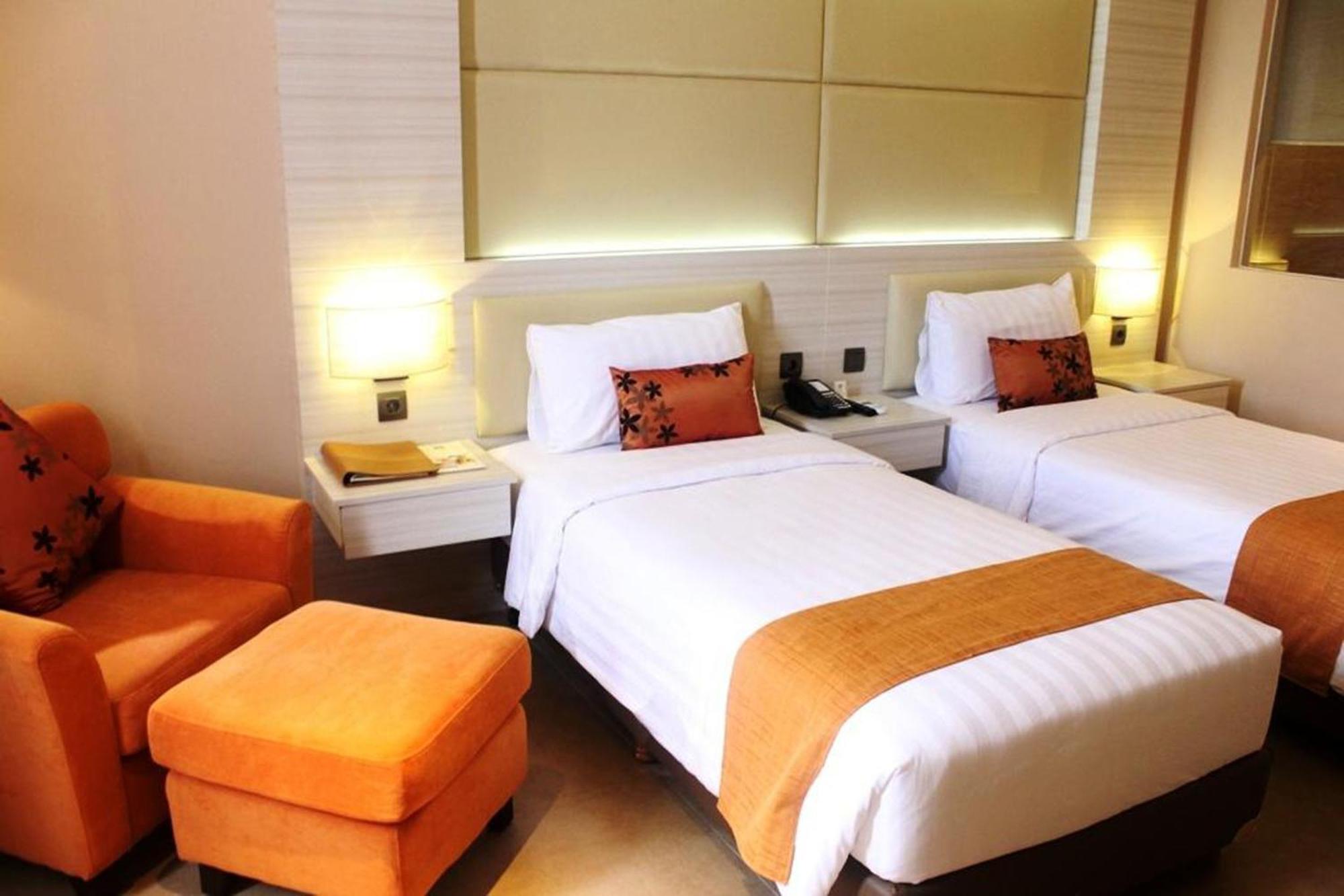 Sotis Hotel Kupang Kupang  Exterior photo